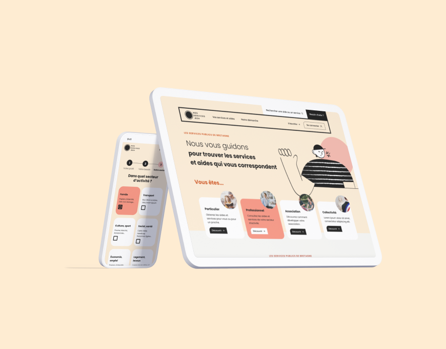 Visuel montrant les interfaces mobile et tablette du site des services publics de Bretagne. L’écran principal propose d’accompagner l’utilisateur pour trouver des services et aides adaptés, avec des catégories pour les particuliers, professionnels, associations et collectivités. L'illustration d’un personnage stylisé accompagne le texte d'accueil, sur fond beige.